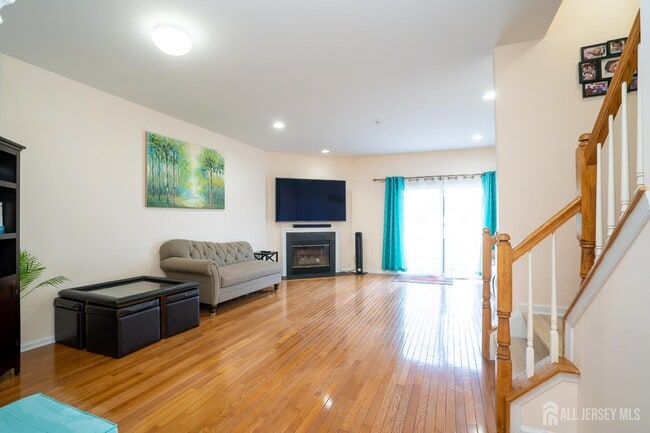 Foto del edificio - 908 Blossom Cir