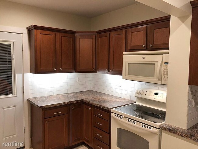 Building Photo - 3 br, 1.5 bath House - 447 Whittier Ave