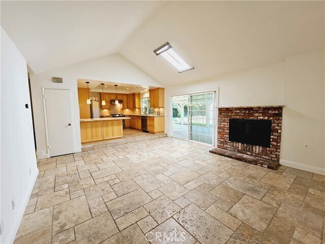 Foto del edificio - 8450 Topanga Canyon Blvd