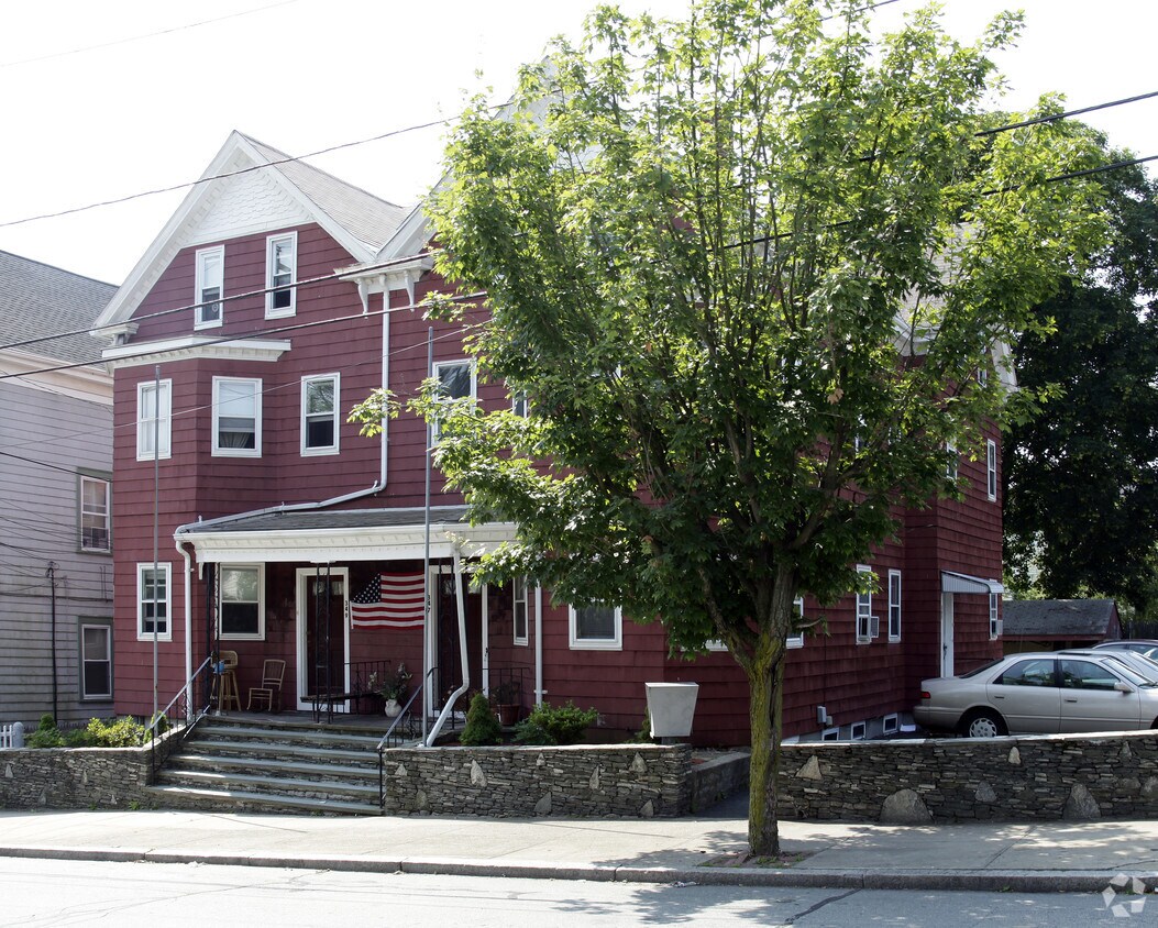 Building Photo - 347-349 Williams St
