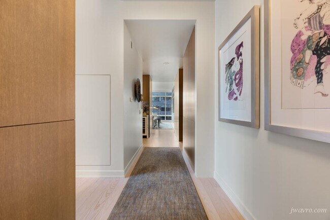 Building Photo - 301 Mission St