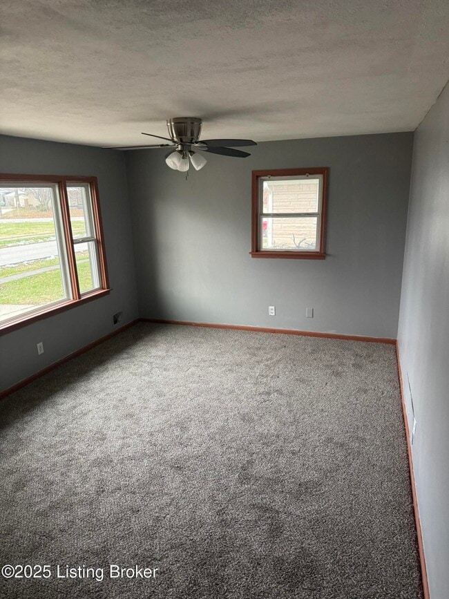 Building Photo - 4019 Lomond Dr