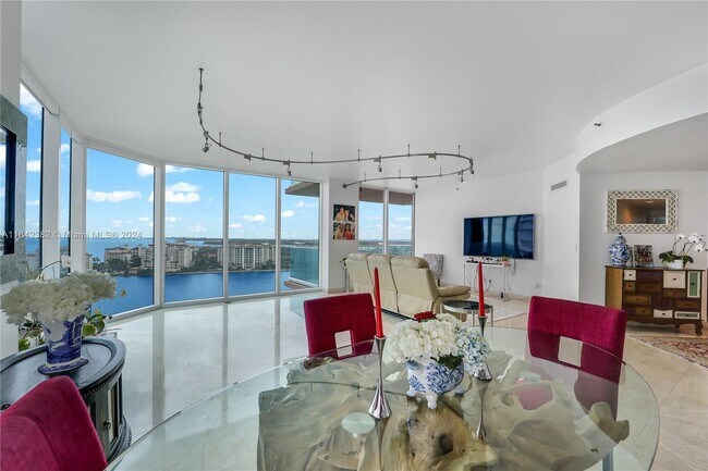 Foto del edificio - 300 South Pointe Dr