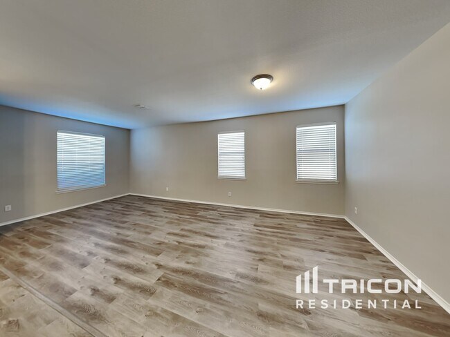 Foto del edificio - 216 Maplecrest Dr