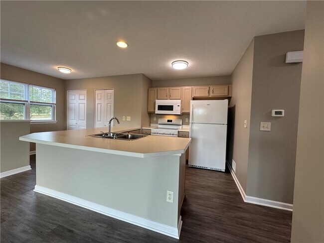 Building Photo - 1301 Hill Park Ct