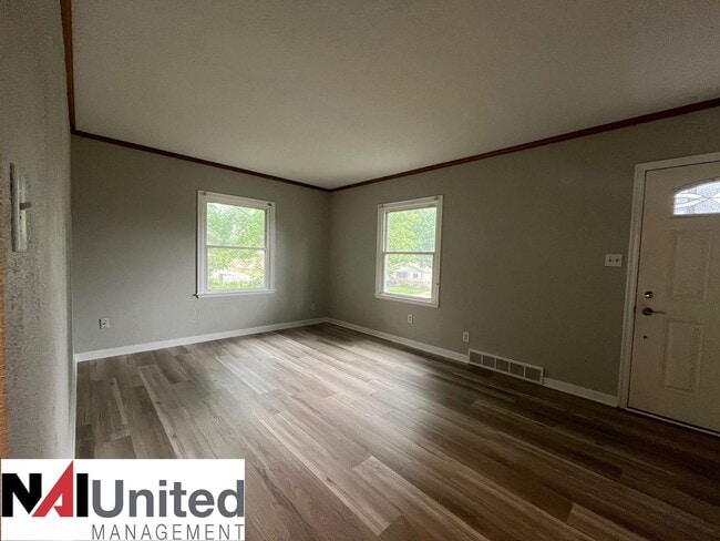 Building Photo - Three bedroom, two bathroom home for rent