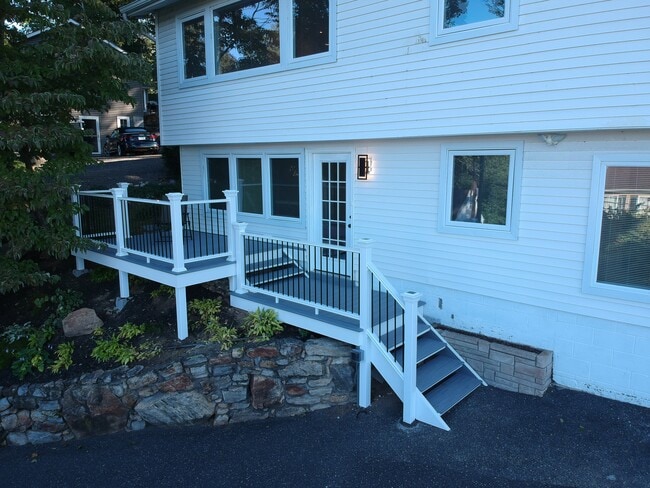 Building Photo - 9 Longview Dr