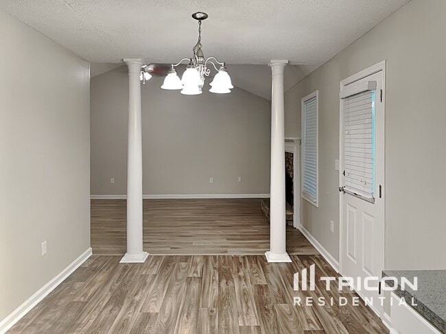 Building Photo - 383 Pleasant Forest Dr
