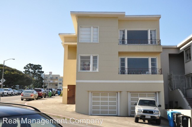 Building Photo - 1-3 Mayfair Dr