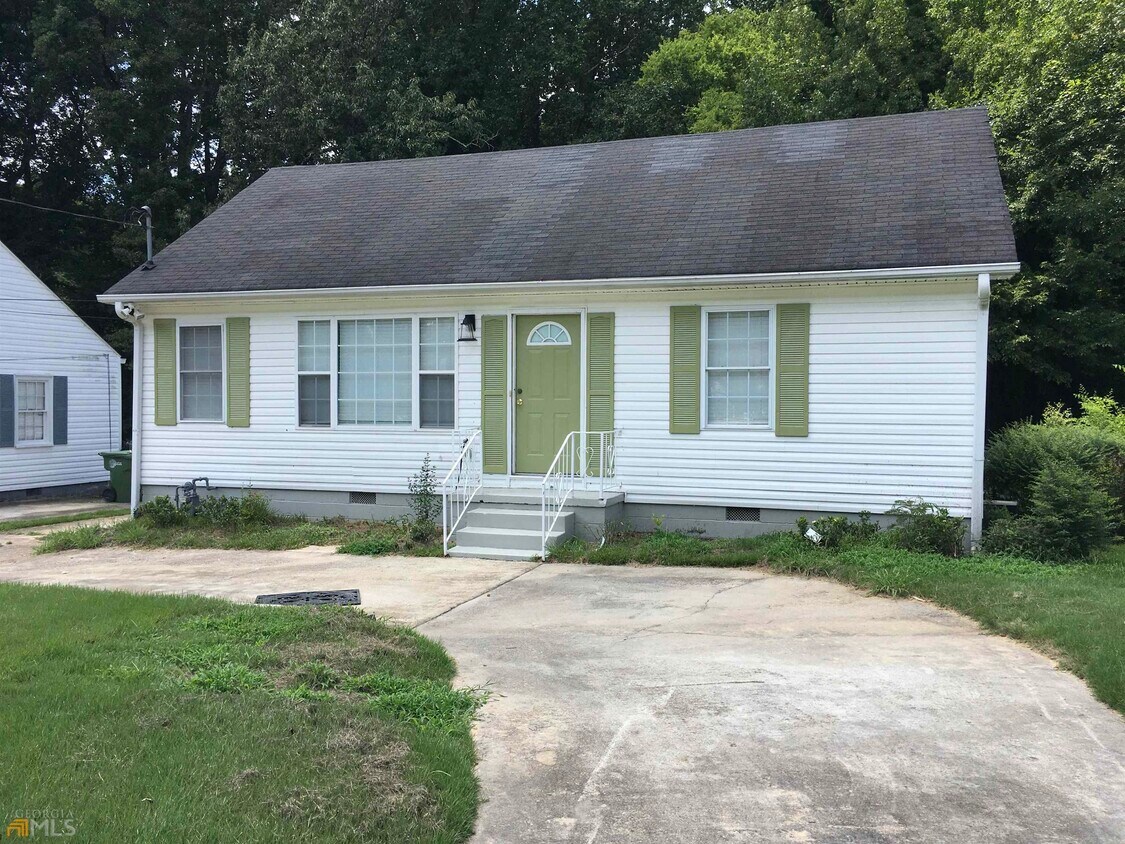 Primary Photo - 402 Collier Ridge Dr NW