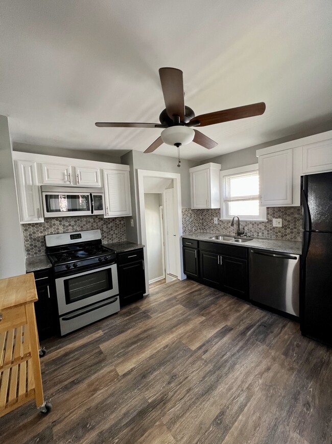 Building Photo - 3021 Tuxedo Ave