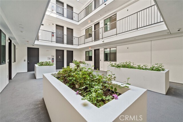 Foto del edificio - 7510 Sepulveda Blvd