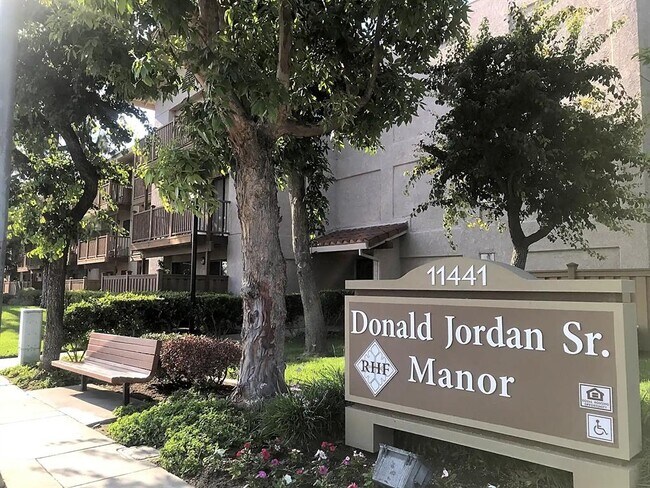 Foto del edificio - 11441 Acacia Pkwy