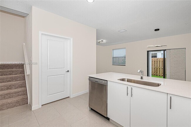 Foto del edificio - 261 SW 159th Ct