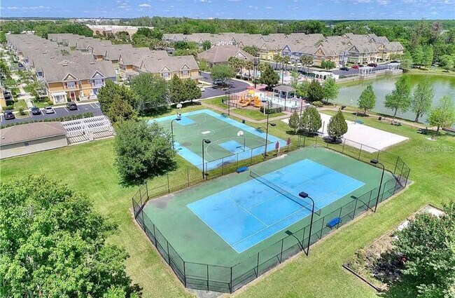 Building Photo - 4562 Yellowgold Rd E