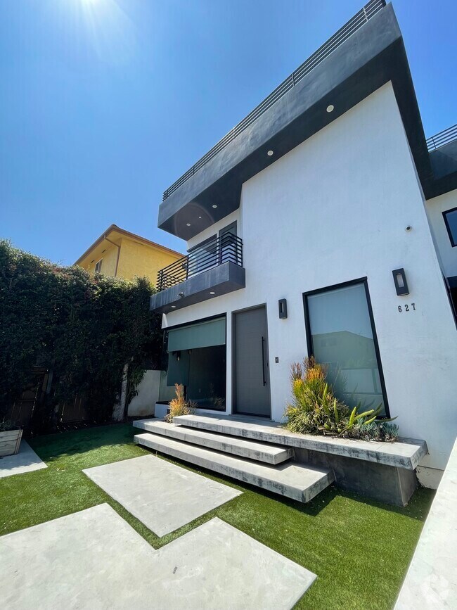 Ocean Park Villas Townhouses for Rent Venice, CA 7 Townhouses