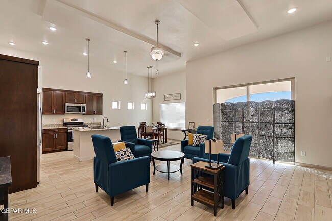 Foto del edificio - 7825 Enchanted View Dr