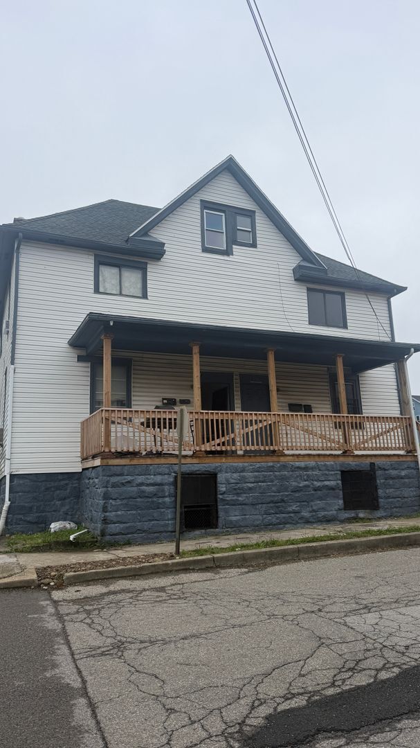 Building Photo - 501 S Walnut St