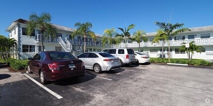 Building Photo - 1045 NE 39th Dr