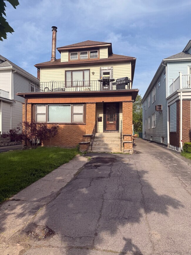 Building Photo - 359 Colvin Ave