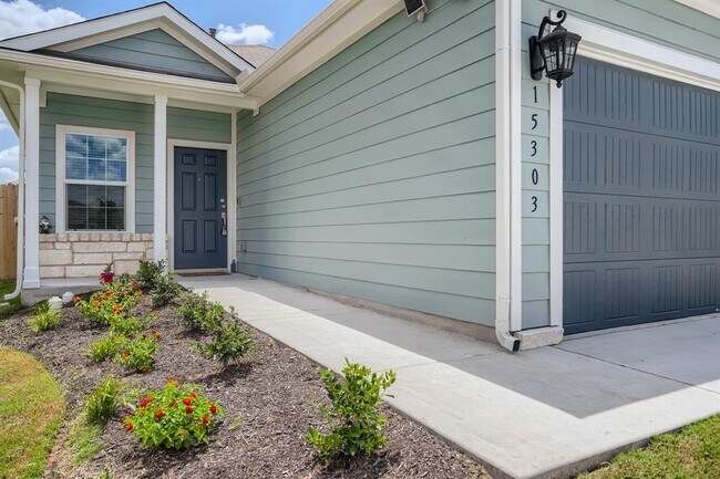 Building Photo - 15303 Grenadine Bloom Cv
