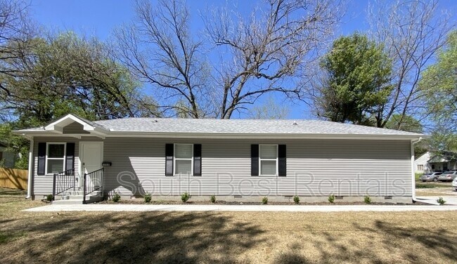 Building Photo - 1501 Gum St