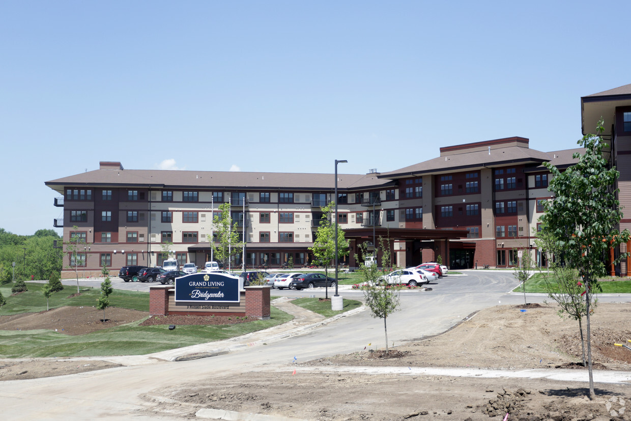 Building Photo - Grand Living at Bridgewater