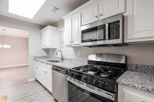Foto del edificio - 547 Scrooch Ct