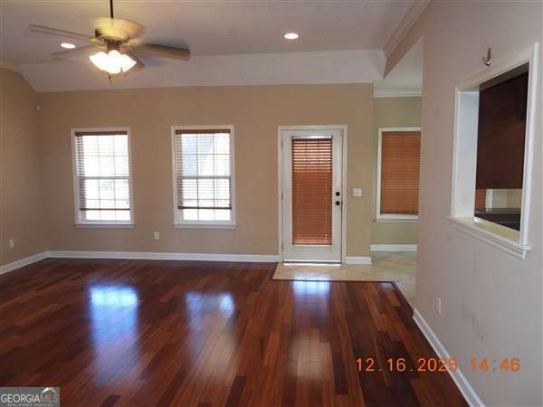 Foto del edificio - 493 Parish Loop