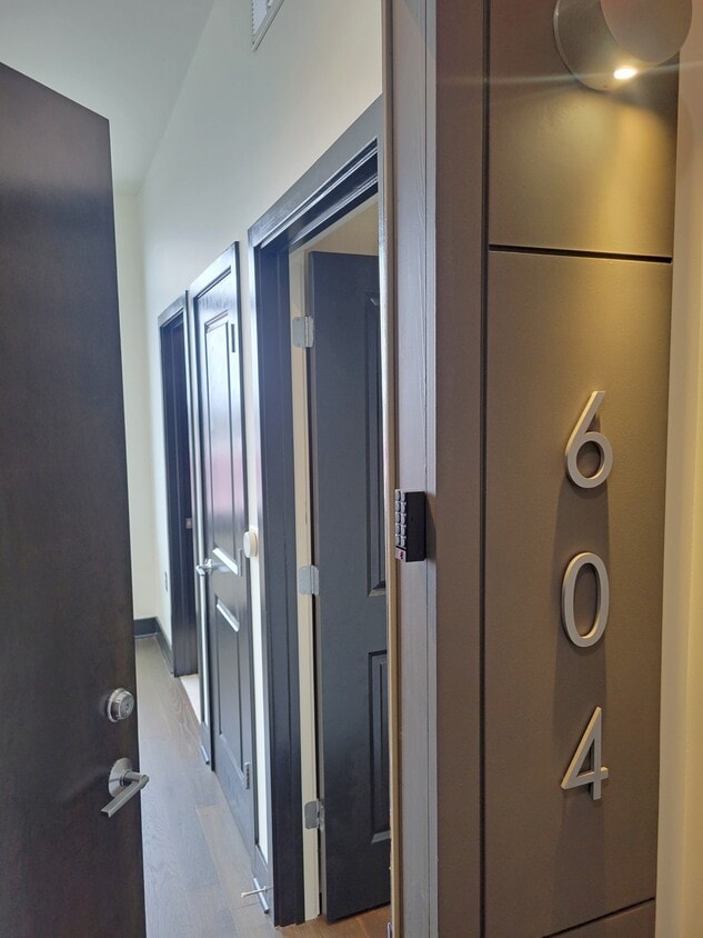 Photo - 2550 17th St NW (Washington, DC)