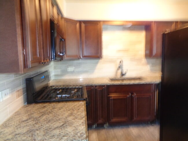 Building Photo - 4839 W Engle Rd