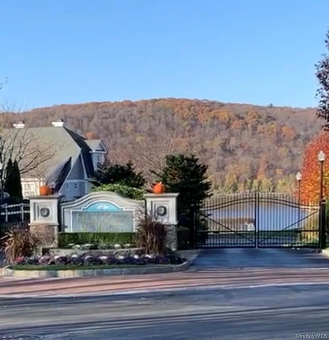 Building Photo - 213 Riverview Dr