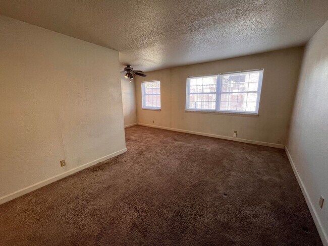 Foto del edificio - Spacious 1 Bedroom unit in Coralville, IA