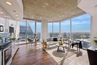 Building Photo - 360 Nueces St