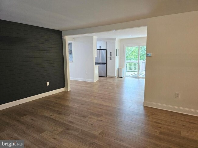 Foto del edificio - 133 Meadows Rd