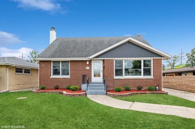 Building Photo - 1001 Oakton St