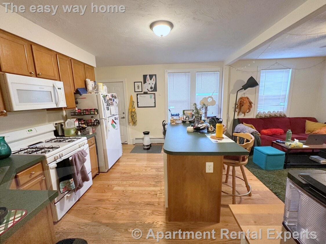 Photo - 387 Columbia St