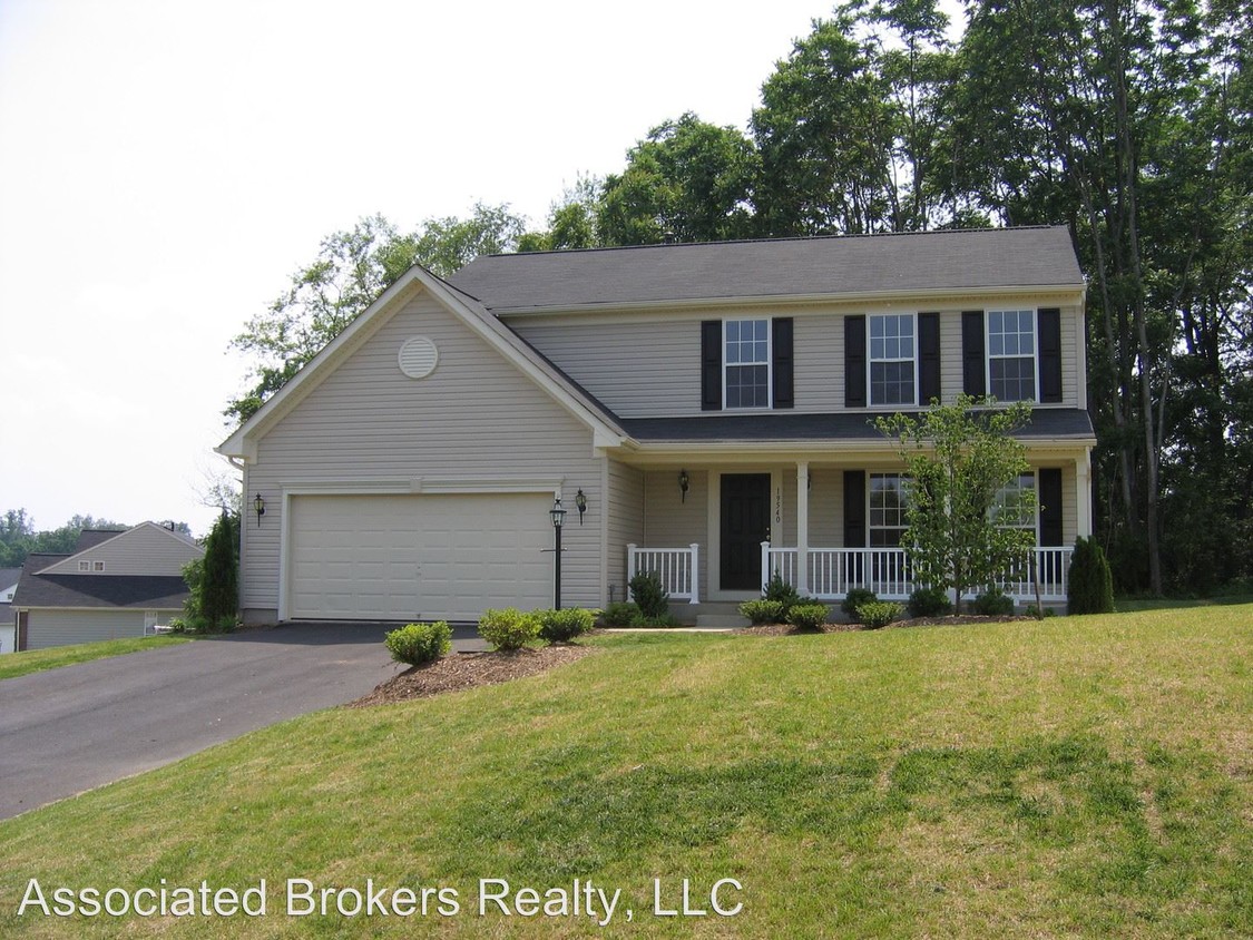 Primary Photo - 4 br, 2.5 bath House - 19540 Gates Drive