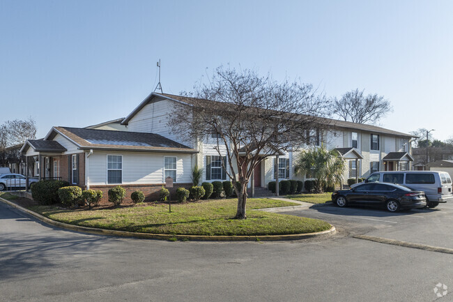 Leasing Office - East Augusta Commons