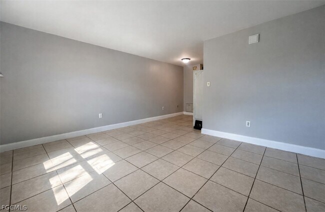 Foto del edificio - 919 Freemont St