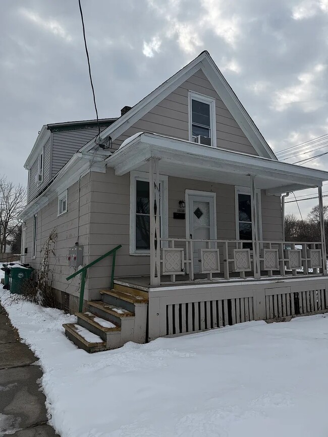 Building Photo - 1307 Calumet Ave