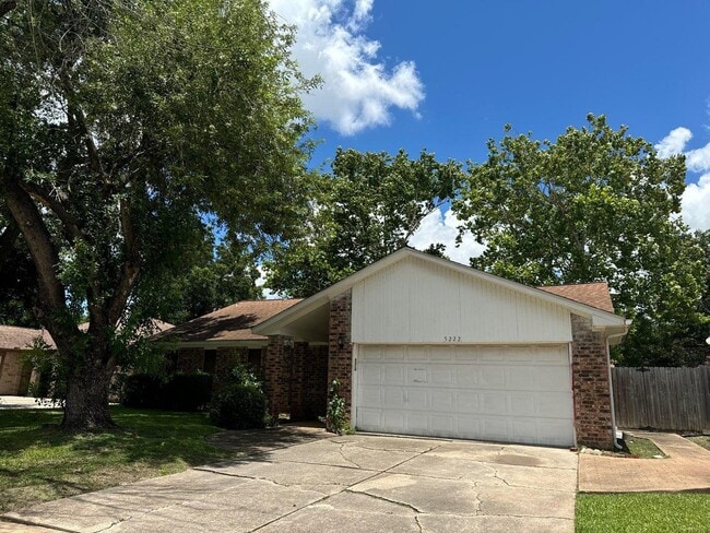 Photo - 5222 Valleyview Dr House
