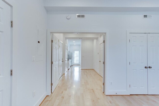 Foto del edificio - 851 19th St NE