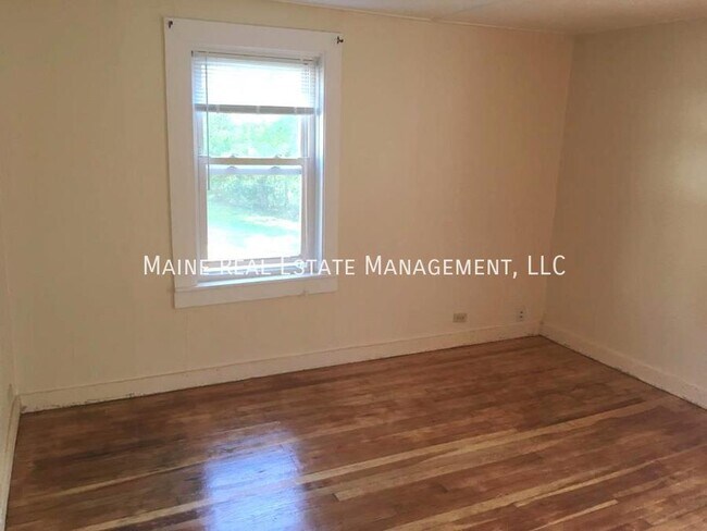 Foto del edificio - 35 Coldbrook Rd