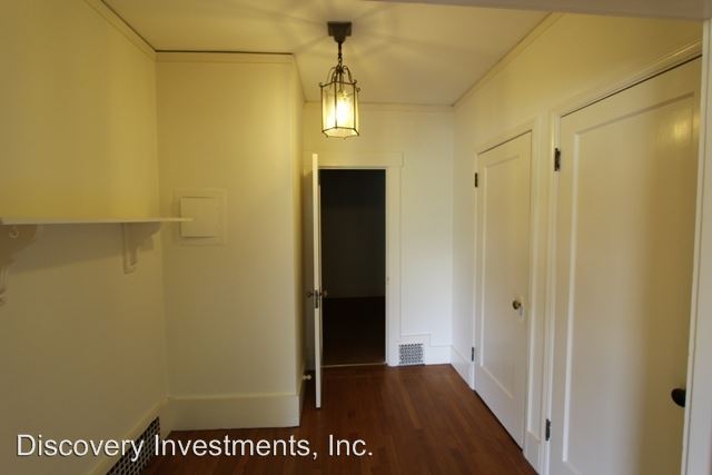 Building Photo - 695 Fairmount Ave
