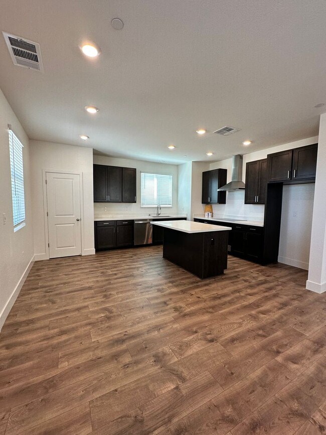 Foto del edificio - 7820 Rivermeadow Wy