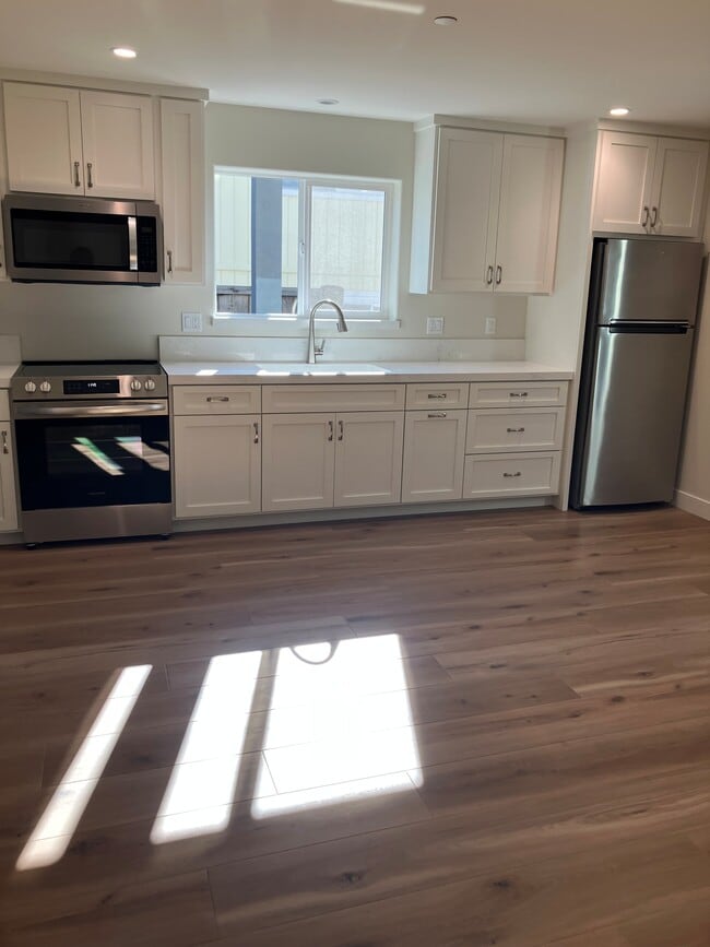 Brand new - never lived in! - 548 Blanca St