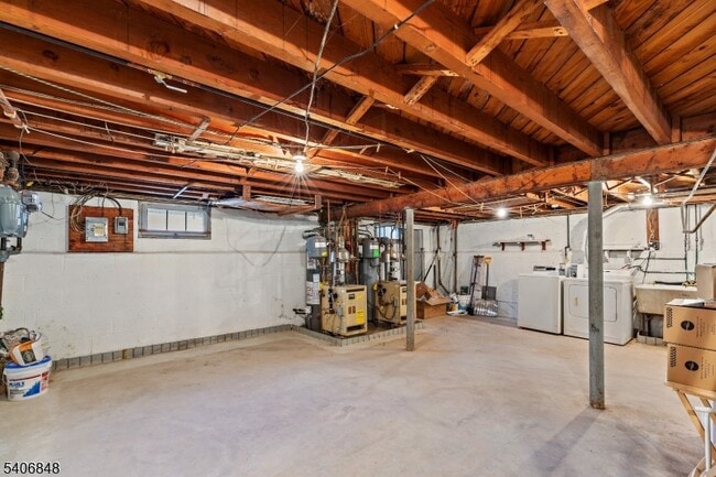 Foto del edificio - 12 Stanchak Ct