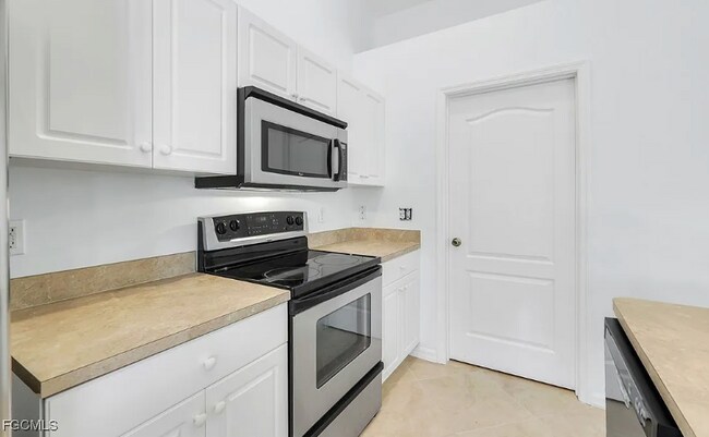 Foto del edificio - 2334 W Price Blvd