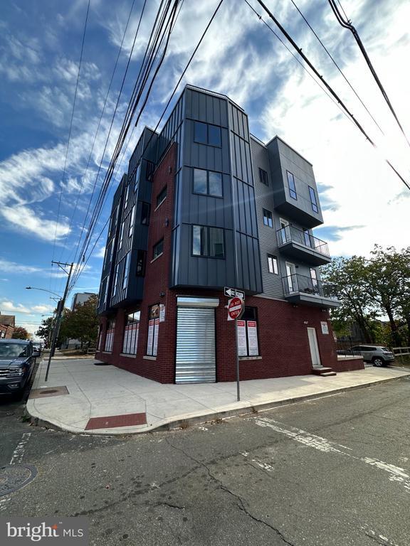 Building Photo - 914 W Susquehanna Ave